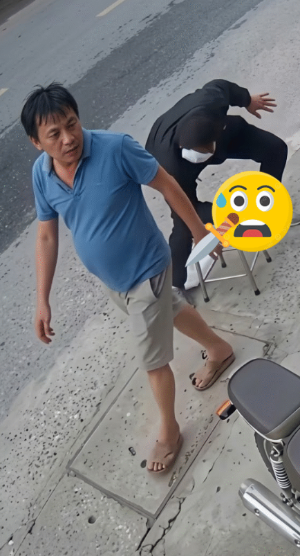 Đang đi đường thì bj ckem vào ckan 🩸tóe tung